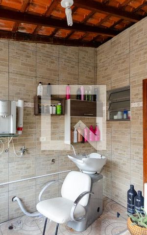 Casa à venda com 250m², 2 quartos e 2 vagas Casa à venda com 250m², 2 quartos e 2 vagasEdícula