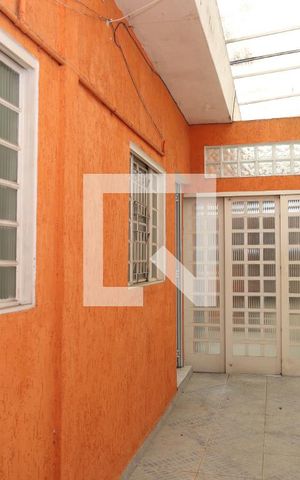 Casa à venda com 186m², 5 quartos e 2 vagasLateral do imóvel