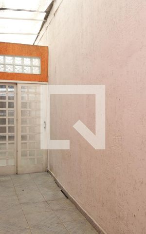 Casa à venda com 186m², 5 quartos e 2 vagasLateral do imóvel