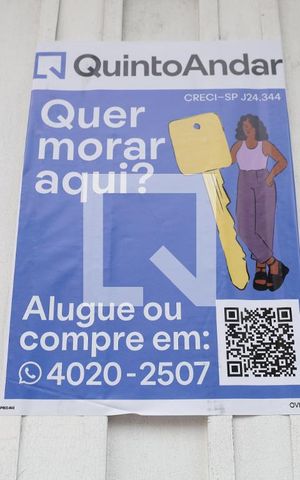 Casa à venda com 186m², 5 quartos e 2 vagasPlaca instalada no portão do imóvel