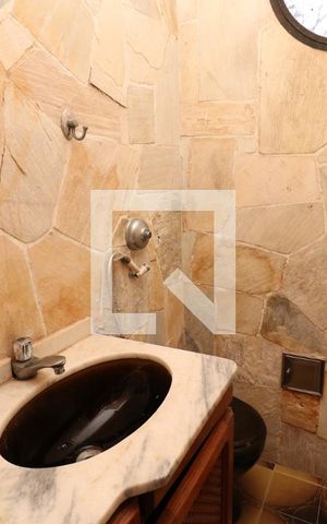 Casa à venda com 295m², 3 quartos e 4 vagasLavabo