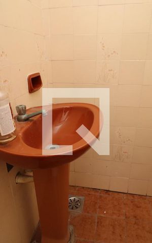 Casa à venda com 295m², 3 quartos e 4 vagasBanheiro de serviço