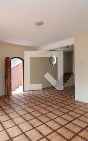 Casa à venda com 295m², 3 quartos e 4 vagasSala
