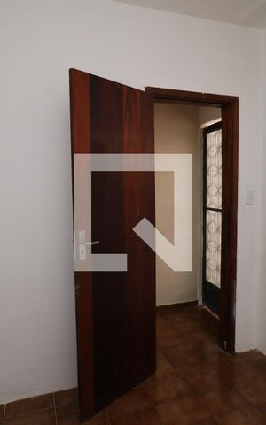 Casa à venda com 295m², 3 quartos e 4 vagasQuarto de Serviço