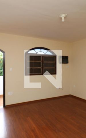 Casa à venda com 295m², 3 quartos e 4 vagasSuíte
