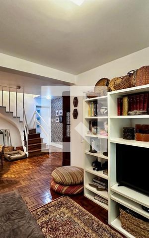 Casa à venda com 90m², 3 quartos e 2 vagas Casa à venda com 90m², 3 quartos e 2 vagasSala