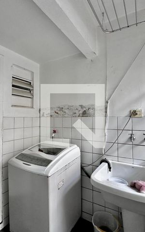 Casa à venda com 90m², 3 quartos e 2 vagas Casa à venda com 90m², 3 quartos e 2 vagasÁrea de Serviço
