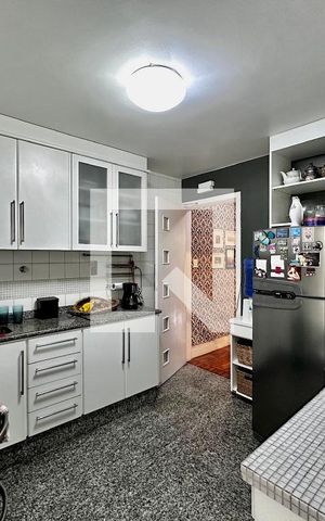 Casa à venda com 90m², 3 quartos e 2 vagas Casa à venda com 90m², 3 quartos e 2 vagasCozinha