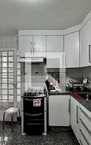 Casa à venda com 90m², 3 quartos e 2 vagas Casa à venda com 90m², 3 quartos e 2 vagasCozinha