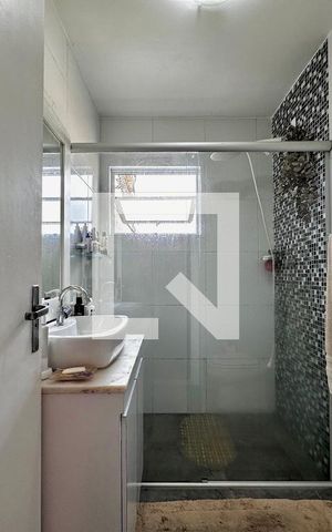 Casa à venda com 90m², 3 quartos e 2 vagas Casa à venda com 90m², 3 quartos e 2 vagasBanheiro