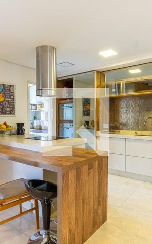 Apartamento para alugar com 116m², 2 quartos e 2 vagas Apartamento para alugar com 116m², 2 quartos e 2 vagasCozinha