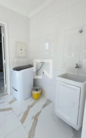 Casa de condomínio à venda com 403m², 4 quartos e 4 vagasÁrea de Serviço