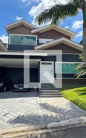 Casa de condomínio à venda com 403m², 4 quartos e 4 vagasFachada