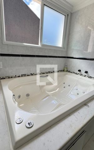 Casa de condomínio à venda com 403m², 4 quartos e 4 vagasBanheiro da Suíte 1