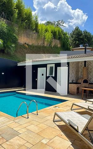 Casa de condomínio à venda com 403m², 4 quartos e 4 vagasChurrasqueira
