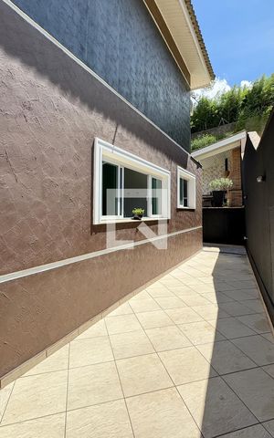 Casa de condomínio à venda com 403m², 4 quartos e 4 vagasCorredor