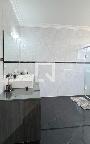 Casa de condomínio à venda com 403m², 4 quartos e 4 vagasBanheiro da Suíte 1
