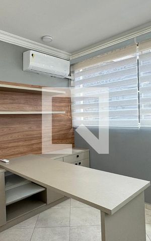 Casa de condomínio à venda com 403m², 4 quartos e 4 vagasEscritório
