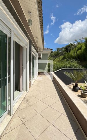 Casa de condomínio à venda com 403m², 4 quartos e 4 vagasvaranda da Suíte 2