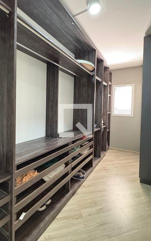 Casa de condomínio à venda com 403m², 4 quartos e 4 vagasCloset da suíte 1