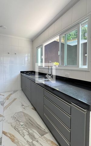 Casa de condomínio à venda com 403m², 4 quartos e 4 vagasCozinha