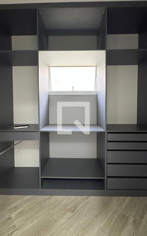 Casa de condomínio à venda com 403m², 4 quartos e 4 vagasCloset da suíte 3