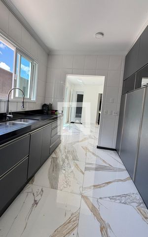 Casa de condomínio à venda com 403m², 4 quartos e 4 vagasCozinha