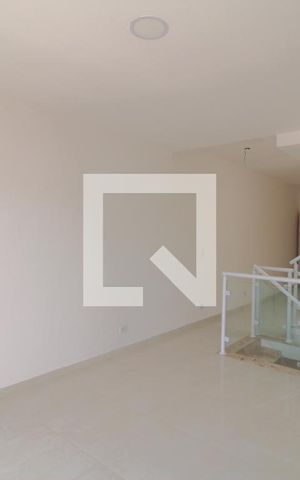 Casa à venda com 100m², 3 quartos e 2 vagasSala