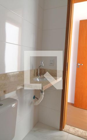 Casa à venda com 100m², 3 quartos e 2 vagasBanheiro da suíte