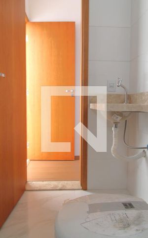 Casa à venda com 100m², 3 quartos e 2 vagasBanheiro da suíte