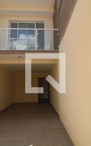 Casa à venda com 100m², 3 quartos e 2 vagasFachada