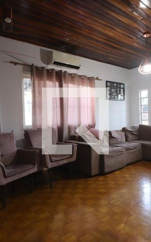 Casa à venda com 116m², 2 quartos e 2 vagasSala