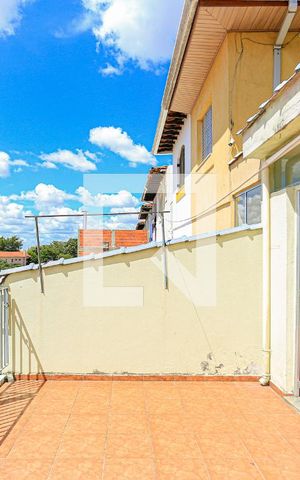 Casa à venda com 150m², 3 quartos e 2 vagas Casa à venda com 150m², 3 quartos e 2 vagasÁrea comum