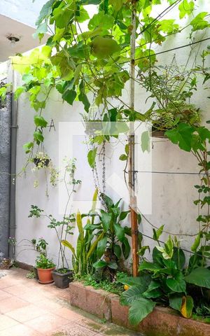 Casa à venda com 217m², 2 quartos e 2 vagas Casa à venda com 217m², 2 quartos e 2 vagasQuintal