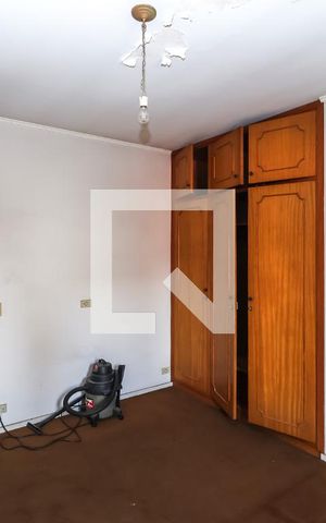 Casa à venda com 380m², 5 quartos e 4 vagas Casa à venda com 380m², 5 quartos e 4 vagasQuarto 3