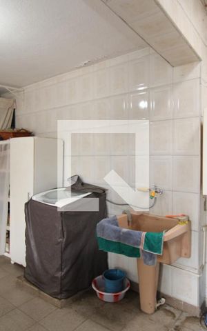 Casa à venda com 100m², 3 quartos e 1 vagaÁrea de Serviço