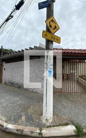Casa à venda com 100m², 3 quartos e 1 vaga Casa à venda com 100m², 3 quartos e 1 vagaFachada