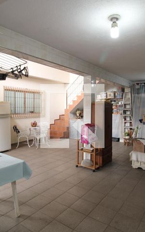 Casa à venda com 100m², 3 quartos e 1 vagaÁrea de Serviço