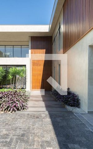 Casa de condomínio à venda com 423m², 3 quartos e 6 vagas