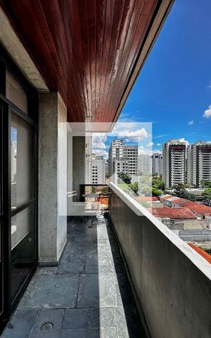 Apartamento à venda com 195m², 4 quartos e 4 vagas Apartamento à venda com 195m², 4 quartos e 4 vagasSacada