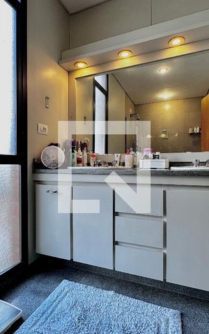Apartamento à venda com 195m², 4 quartos e 4 vagas Apartamento à venda com 195m², 4 quartos e 4 vagasBanheiro Suíte 1