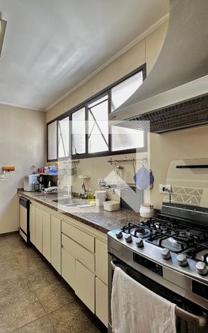 Apartamento à venda com 195m², 4 quartos e 4 vagas Apartamento à venda com 195m², 4 quartos e 4 vagasCozinha