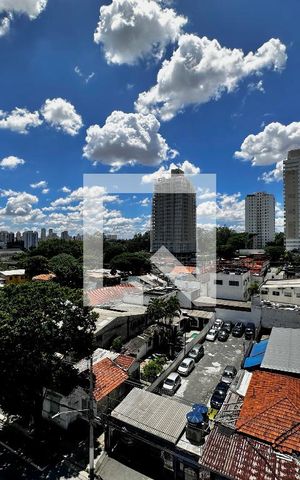 Apartamento à venda com 195m², 4 quartos e 4 vagas Apartamento à venda com 195m², 4 quartos e 4 vagasVista