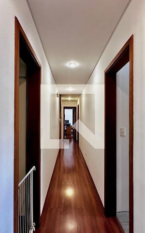Apartamento à venda com 195m², 4 quartos e 4 vagas Apartamento à venda com 195m², 4 quartos e 4 vagasCorredor Quartos