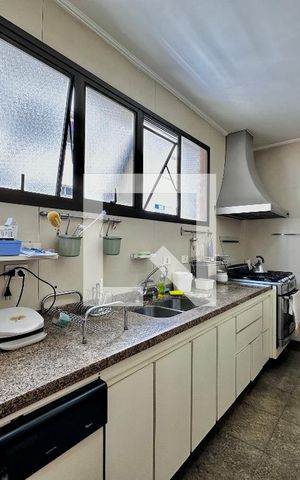 Apartamento à venda com 195m², 4 quartos e 4 vagas Apartamento à venda com 195m², 4 quartos e 4 vagasCozinha