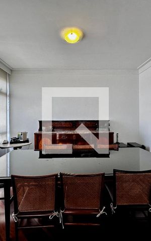 Apartamento à venda com 195m², 4 quartos e 4 vagas Apartamento à venda com 195m², 4 quartos e 4 vagasSala