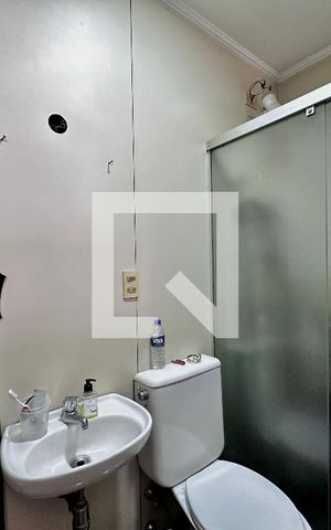 Apartamento à venda com 195m², 4 quartos e 4 vagas Apartamento à venda com 195m², 4 quartos e 4 vagasBanheiro de Serviço