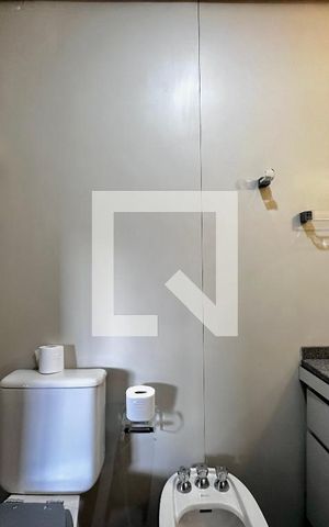 Apartamento à venda com 195m², 4 quartos e 4 vagas Apartamento à venda com 195m², 4 quartos e 4 vagasBanheiro Suíte 2
