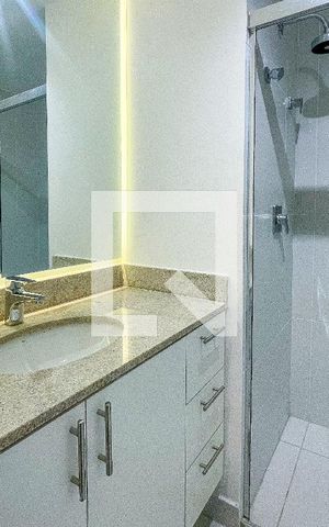Apartamento para alugar com 66m², 2 quartos e 1 vaga Apartamento para alugar com 66m², 2 quartos e 1 vagaBanheiro da Suíte