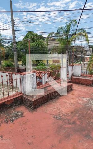 Casa à venda com 200m², 4 quartos e 3 vagas Casa à venda com 200m², 4 quartos e 3 vagasVaranda da Frente - Mini Terraço